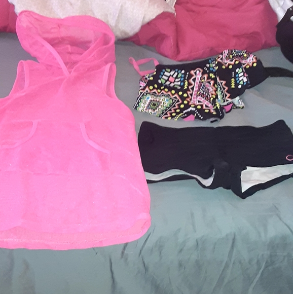 All different clothes - Picture 7 of 8